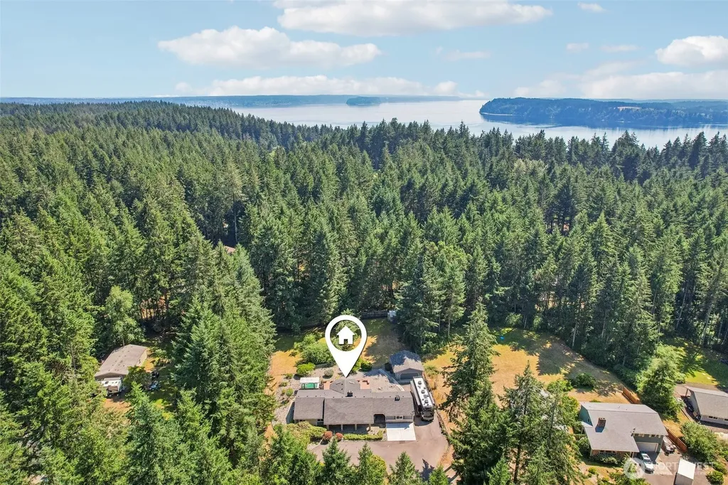 884 Kamus Place Fox Island WA 98333
