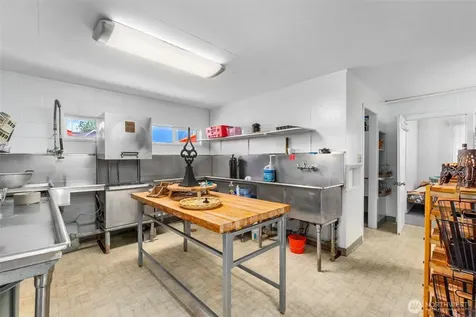 402 N Montesano Street Westport WA 98595