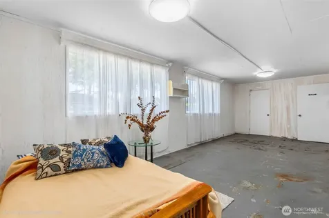 402 N Montesano Street Westport WA 98595
