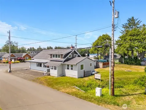 402 N Montesano Street Westport WA 98595