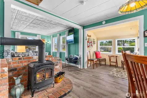 402 N Montesano Street Westport WA 98595