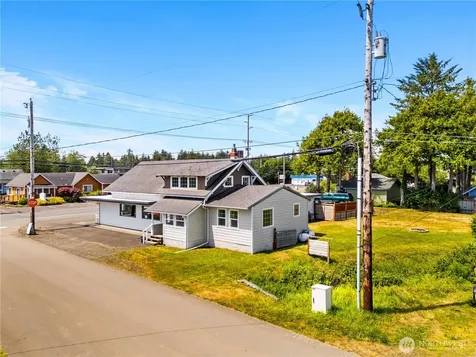 402 N Montesano Street Westport WA 98595