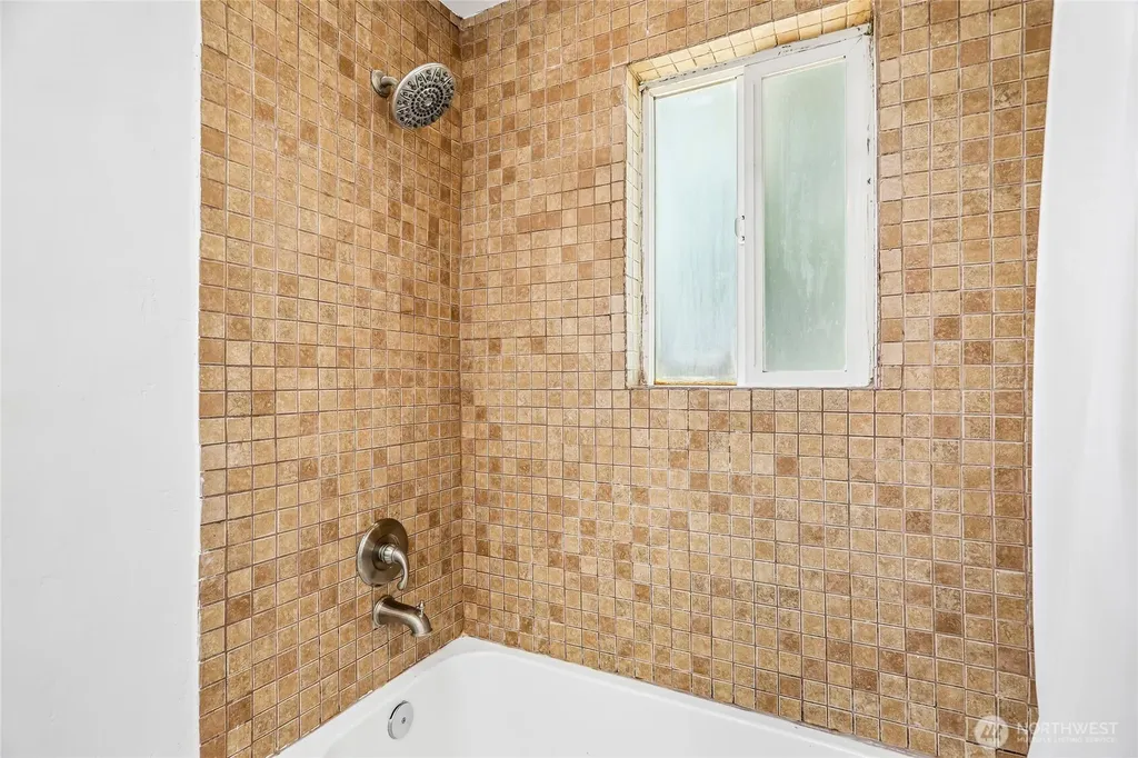 4718 S Victor Street Seattle WA 98178