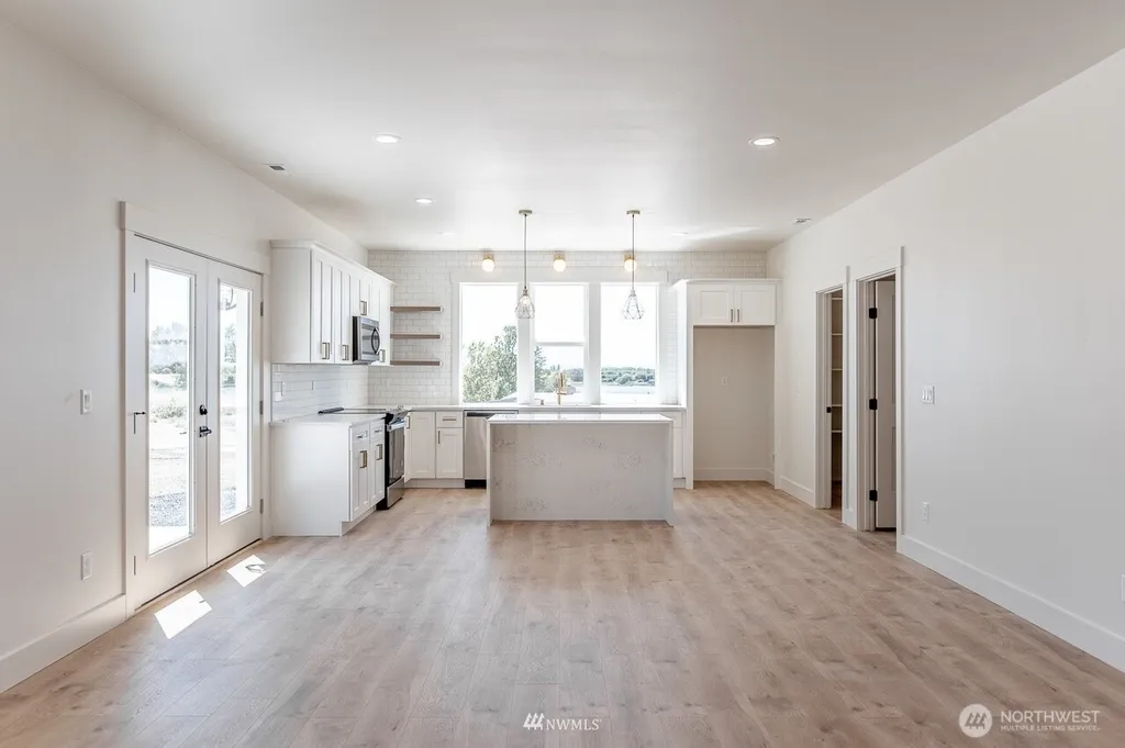 225 W Linden Avenue Moses Lake WA 98837