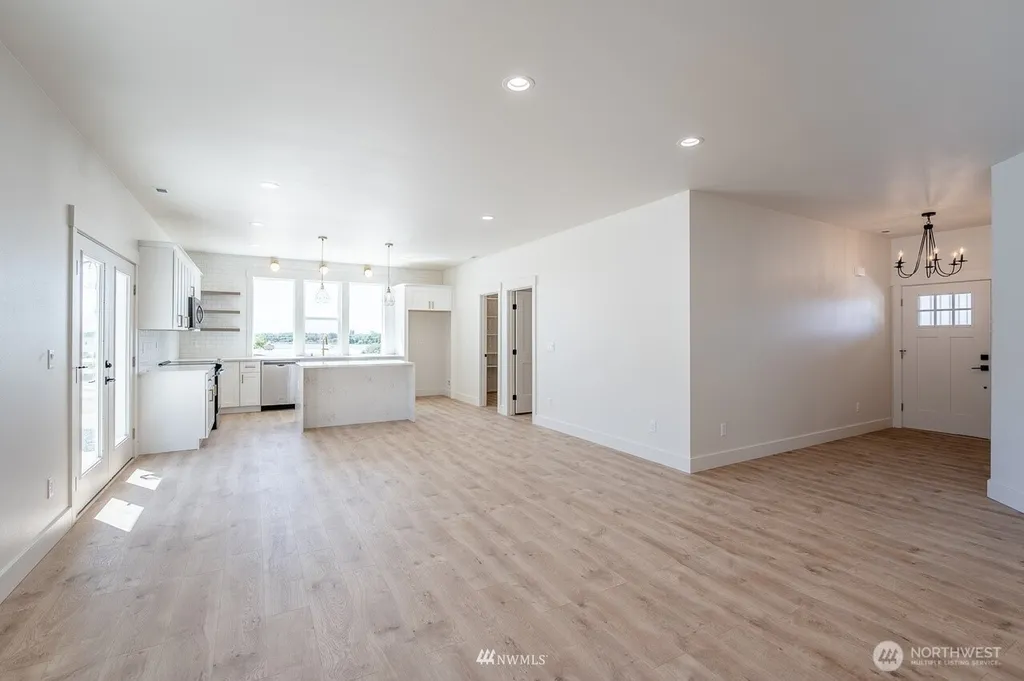 225 W Linden Avenue Moses Lake WA 98837