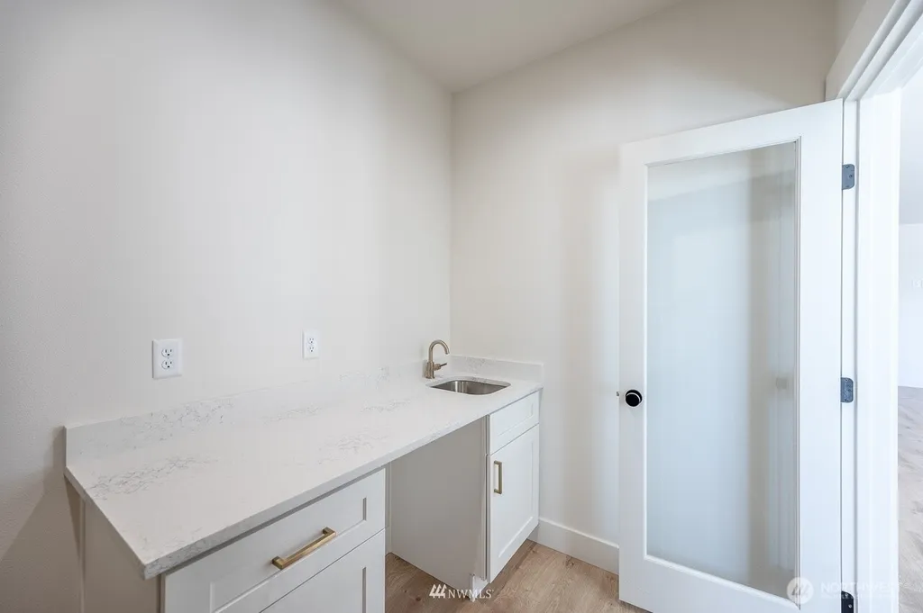 225 W Linden Avenue Moses Lake WA 98837