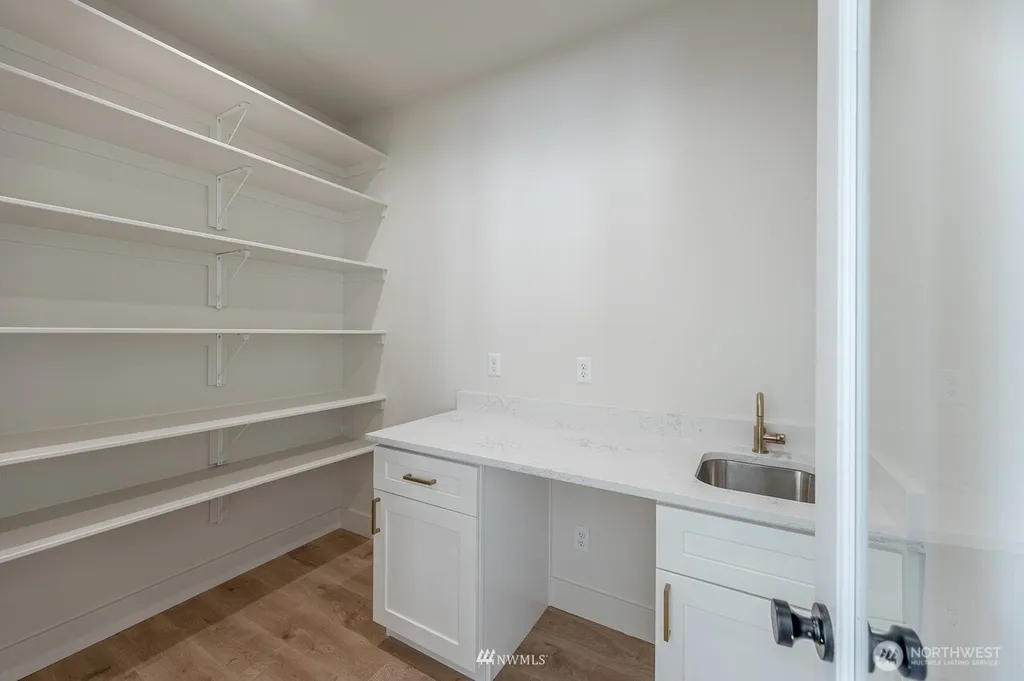 225 W Linden Avenue Moses Lake WA 98837