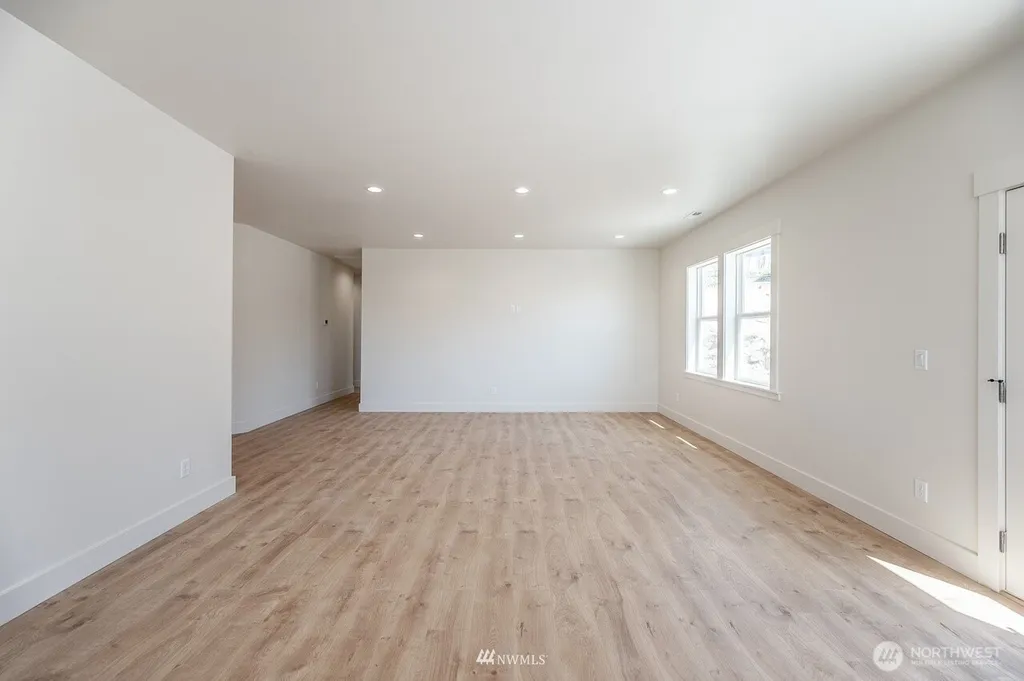 225 W Linden Avenue Moses Lake WA 98837
