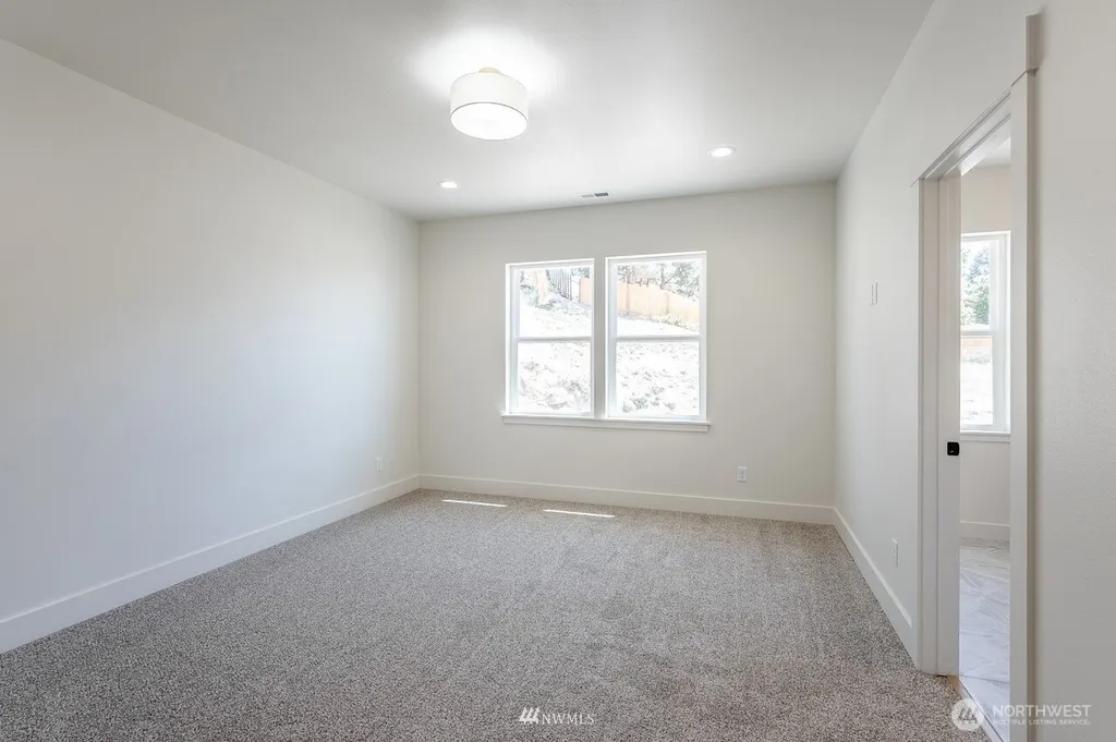 225 W Linden Avenue Moses Lake WA 98837