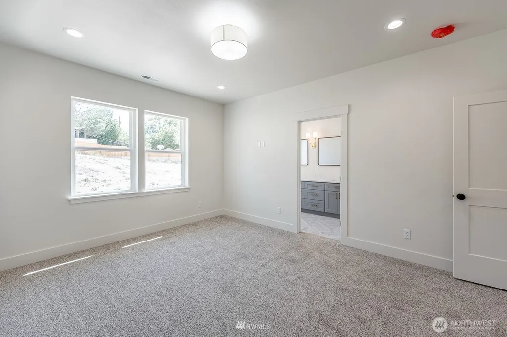 225 W Linden Avenue Moses Lake WA 98837