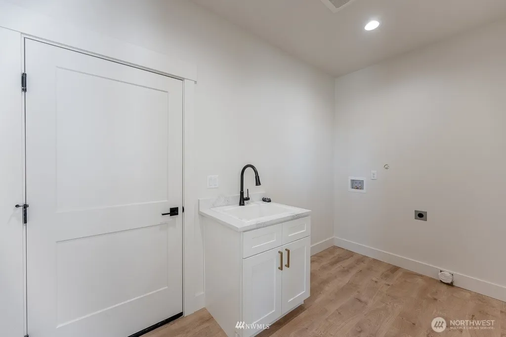 225 W Linden Avenue Moses Lake WA 98837