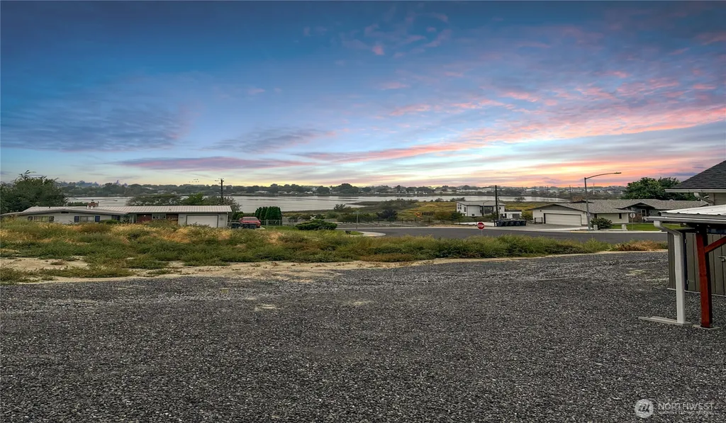 225 W Linden Avenue Moses Lake WA 98837