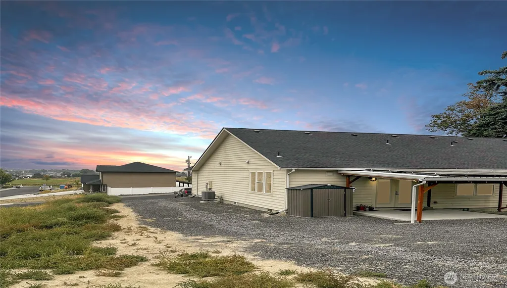 225 W Linden Avenue Moses Lake WA 98837