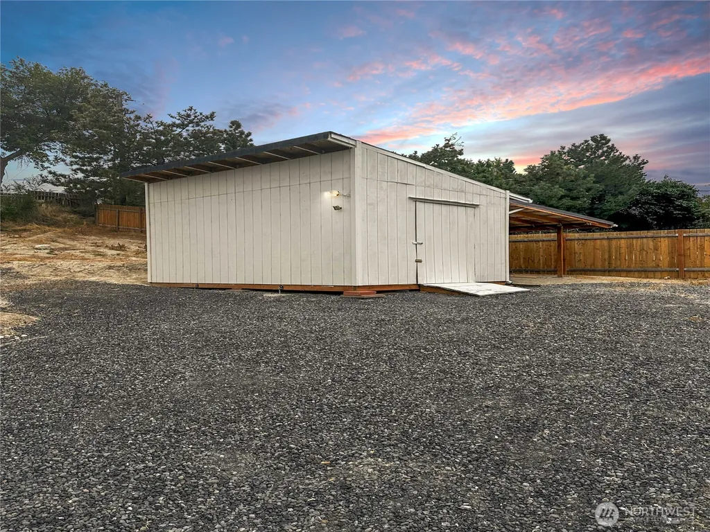 225 W Linden Avenue Moses Lake WA 98837