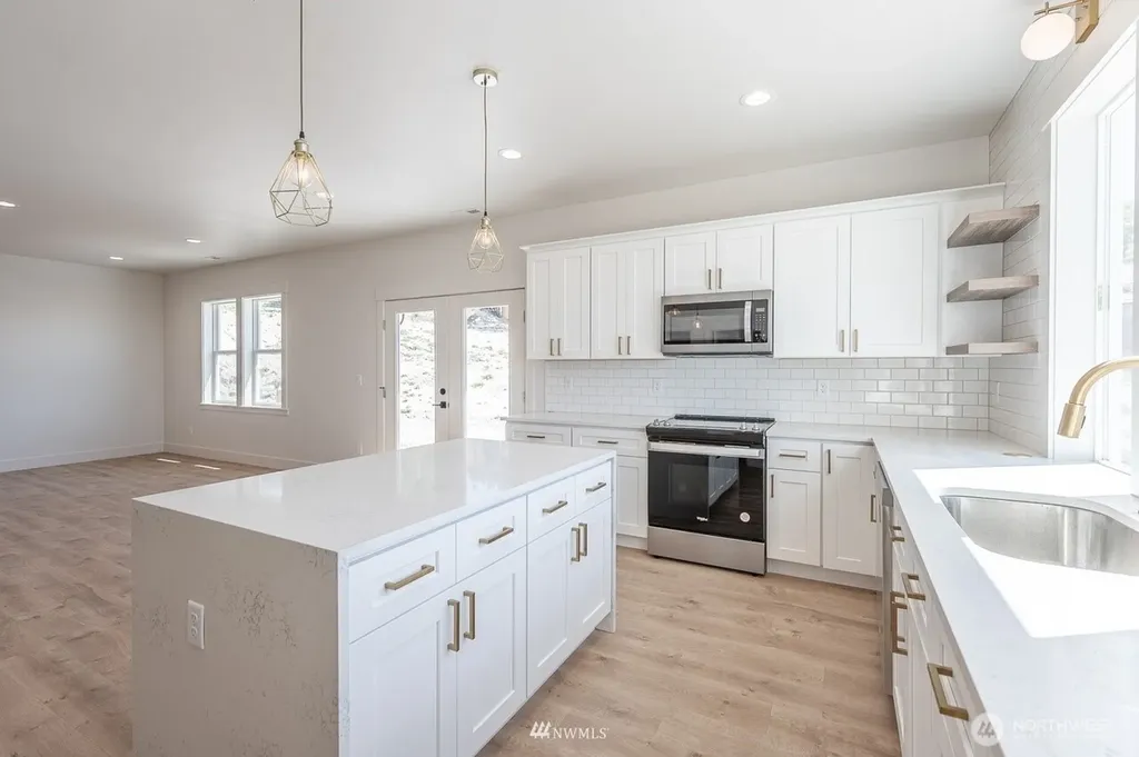 225 W Linden Avenue Moses Lake WA 98837