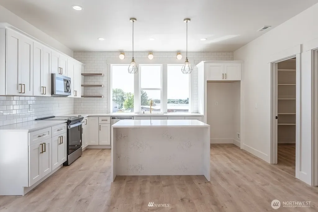 225 W Linden Avenue Moses Lake WA 98837