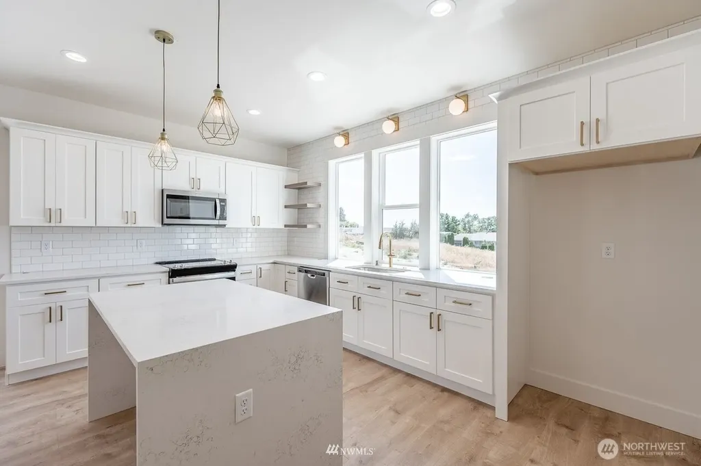 225 W Linden Avenue Moses Lake WA 98837