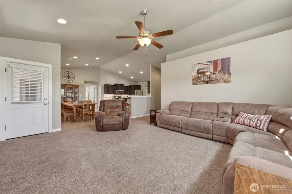 1396 Caprio Loop Walla Walla WA 99362