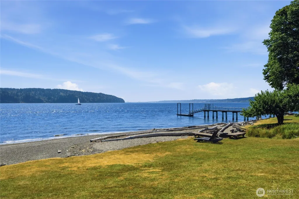 1602 Edgewood Drive NW Gig Harbor WA 98332