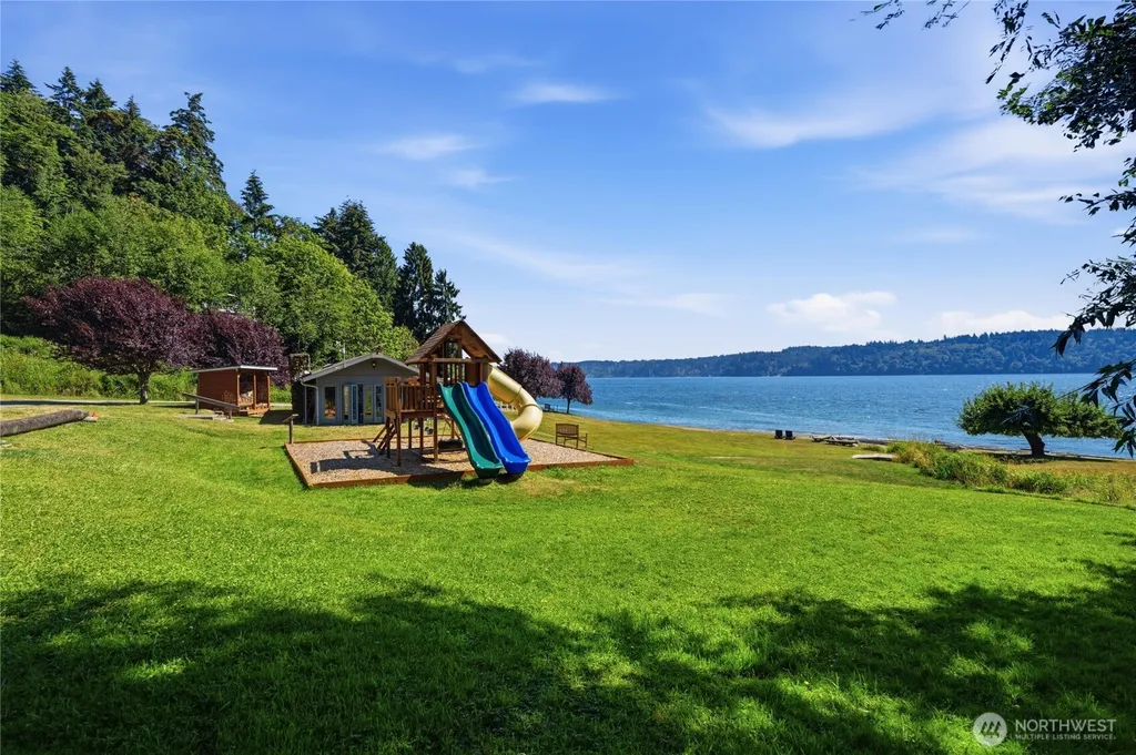 1602 Edgewood Drive NW Gig Harbor WA 98332