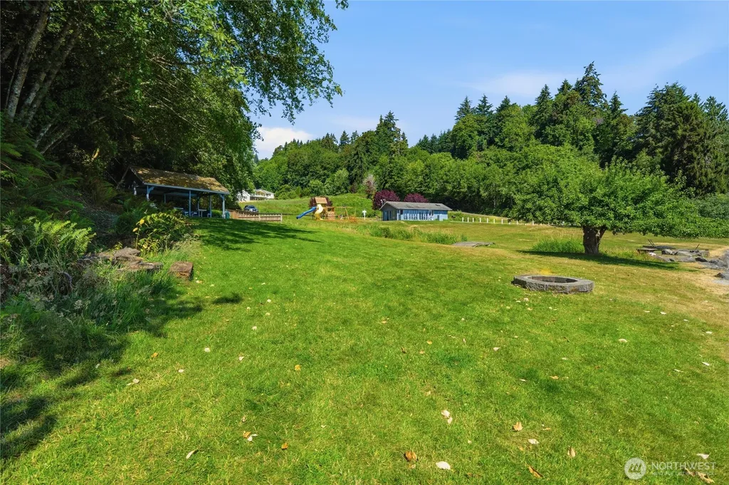 1602 Edgewood Drive NW Gig Harbor WA 98332
