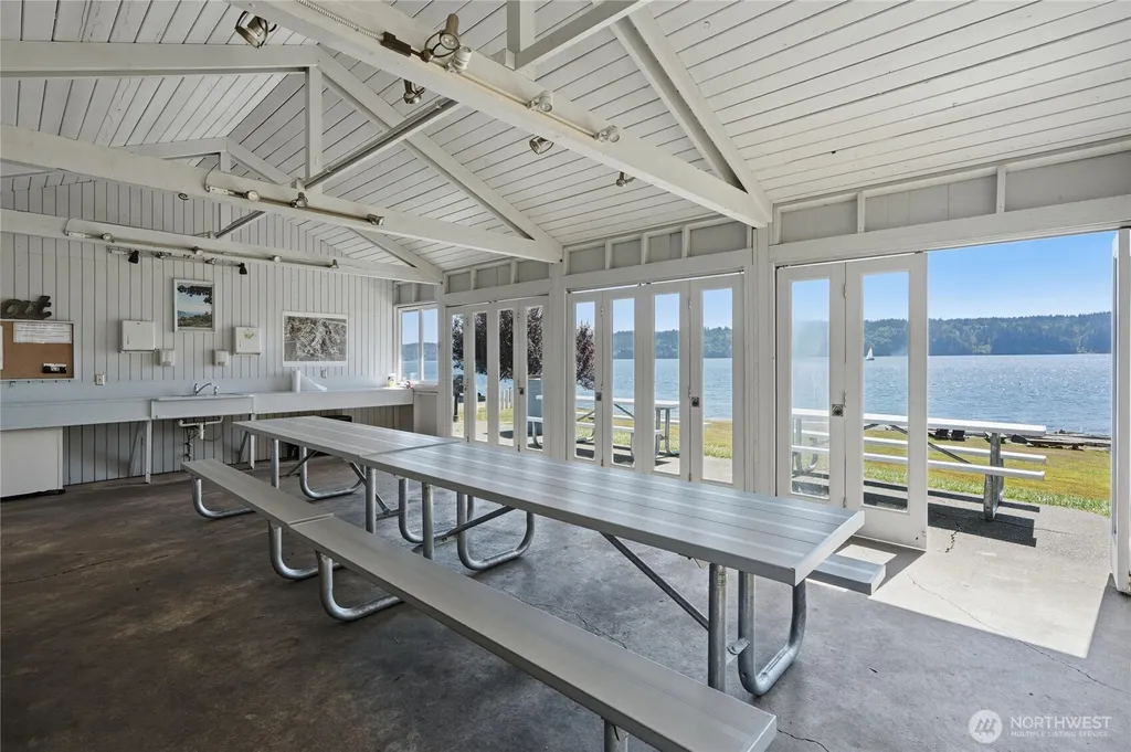 1602 Edgewood Drive NW Gig Harbor WA 98332
