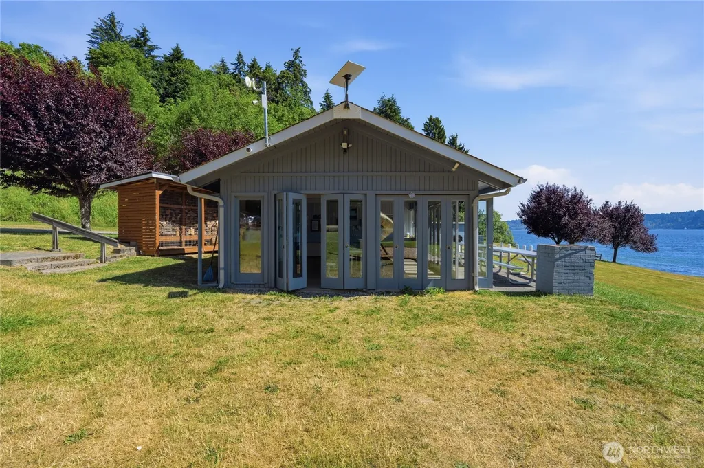 1602 Edgewood Drive NW Gig Harbor WA 98332