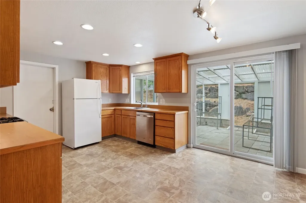 7675 Old Military Road NE Bremerton WA 98311