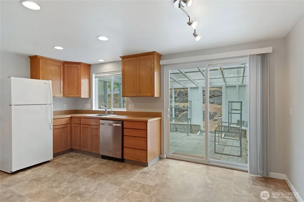 7675 Old Military Road NE Bremerton WA 98311