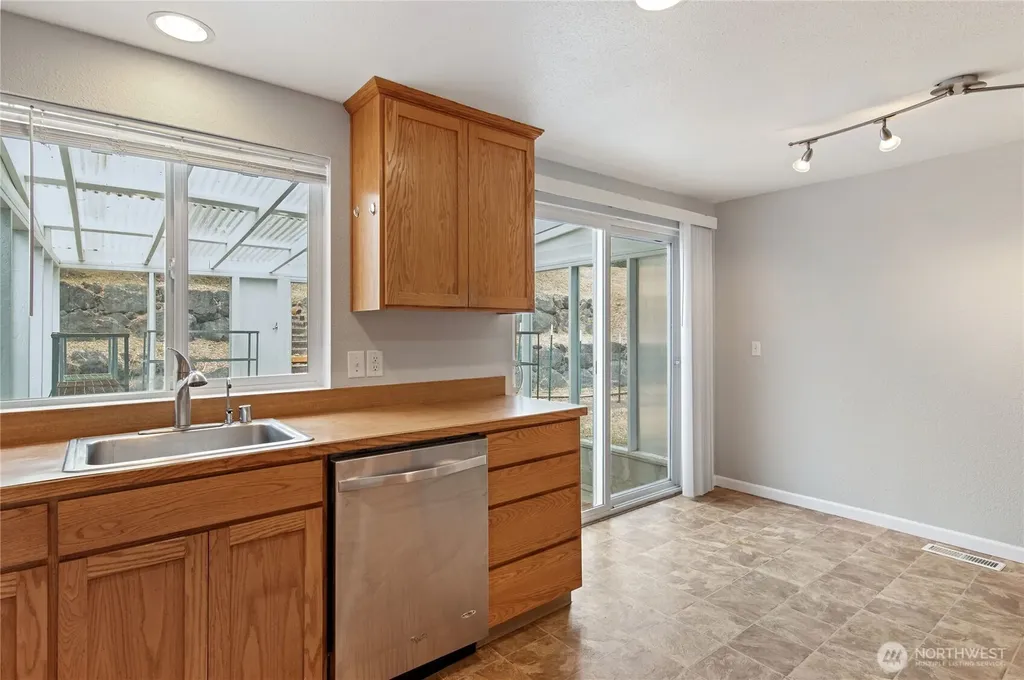 7675 Old Military Road NE Bremerton WA 98311