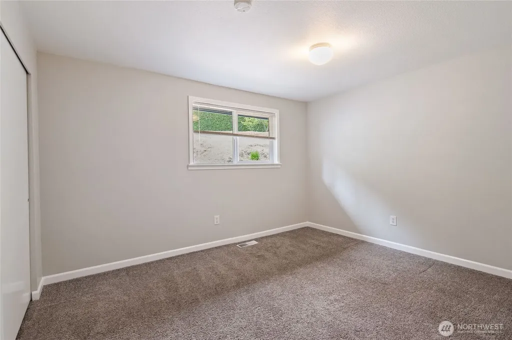 7675 Old Military Road NE Bremerton WA 98311