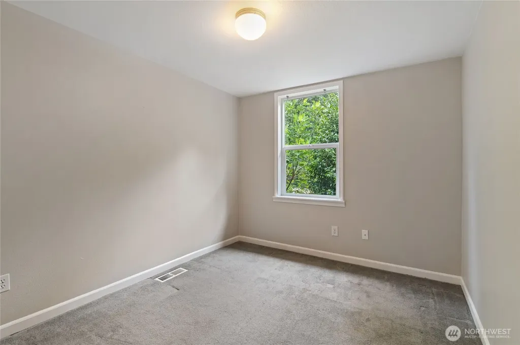 7675 Old Military Road NE Bremerton WA 98311