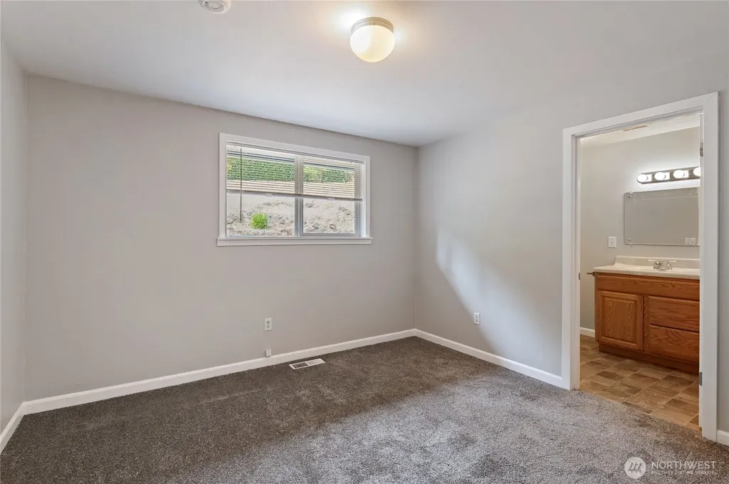 7675 Old Military Road NE Bremerton WA 98311