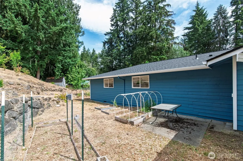 7675 Old Military Road NE Bremerton WA 98311
