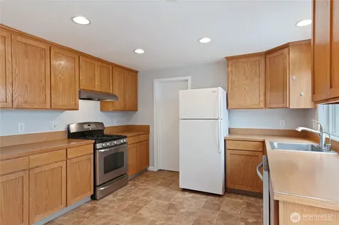 7675 Old Military Road NE Bremerton WA 98311