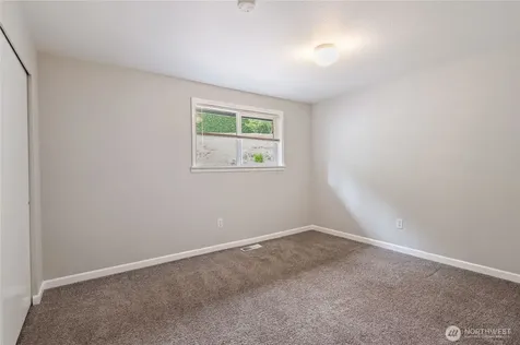 7675 Old Military Road NE Bremerton WA 98311