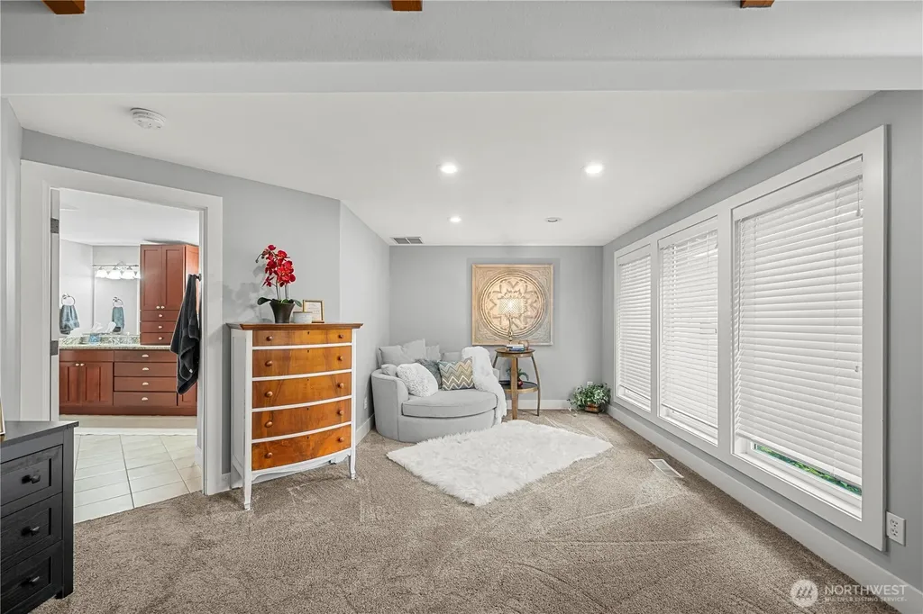 5129 W Tapps Drive E Lake Tapps WA 98391