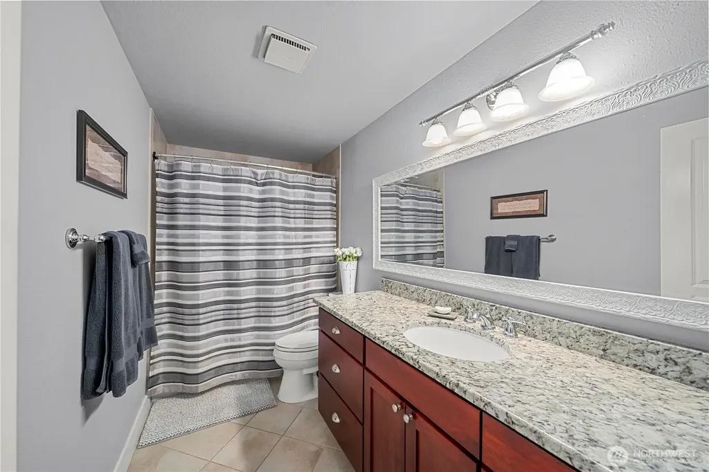 5129 W Tapps Drive E Lake Tapps WA 98391