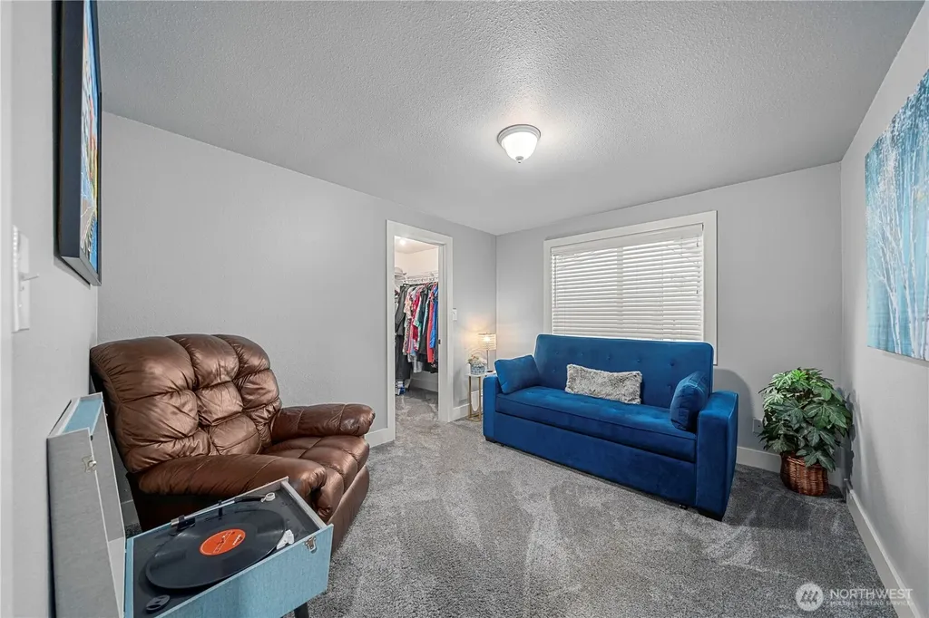 5129 W Tapps Drive E Lake Tapps WA 98391