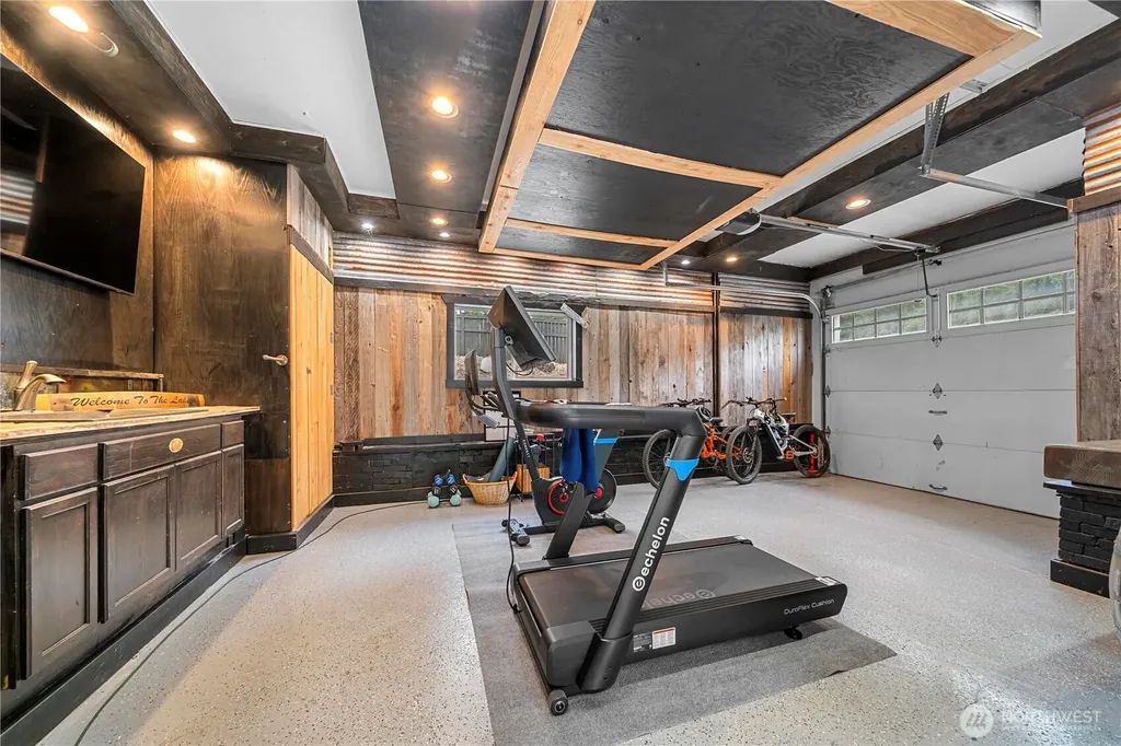 5129 W Tapps Drive E Lake Tapps WA 98391