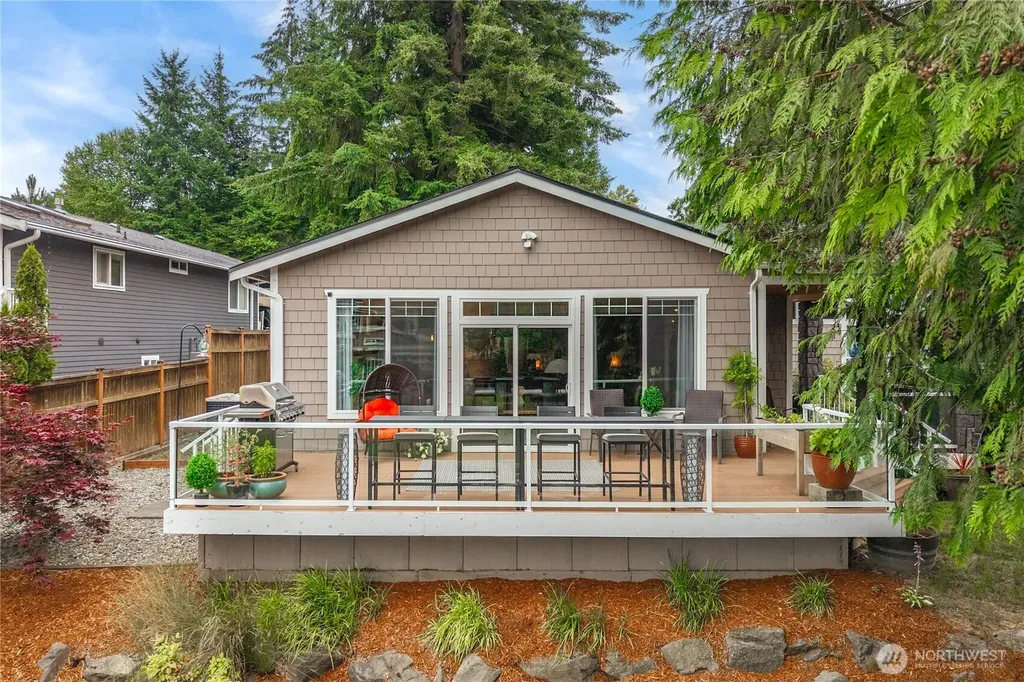 5129 W Tapps Drive E Lake Tapps WA 98391