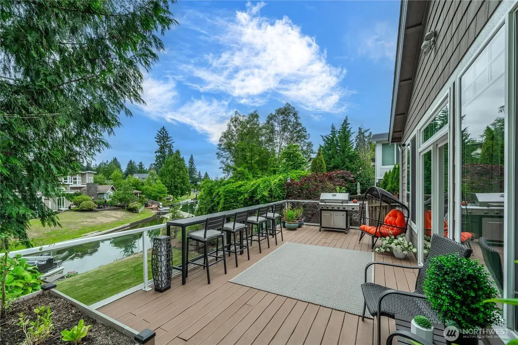 5129 W Tapps Drive E Lake Tapps WA 98391