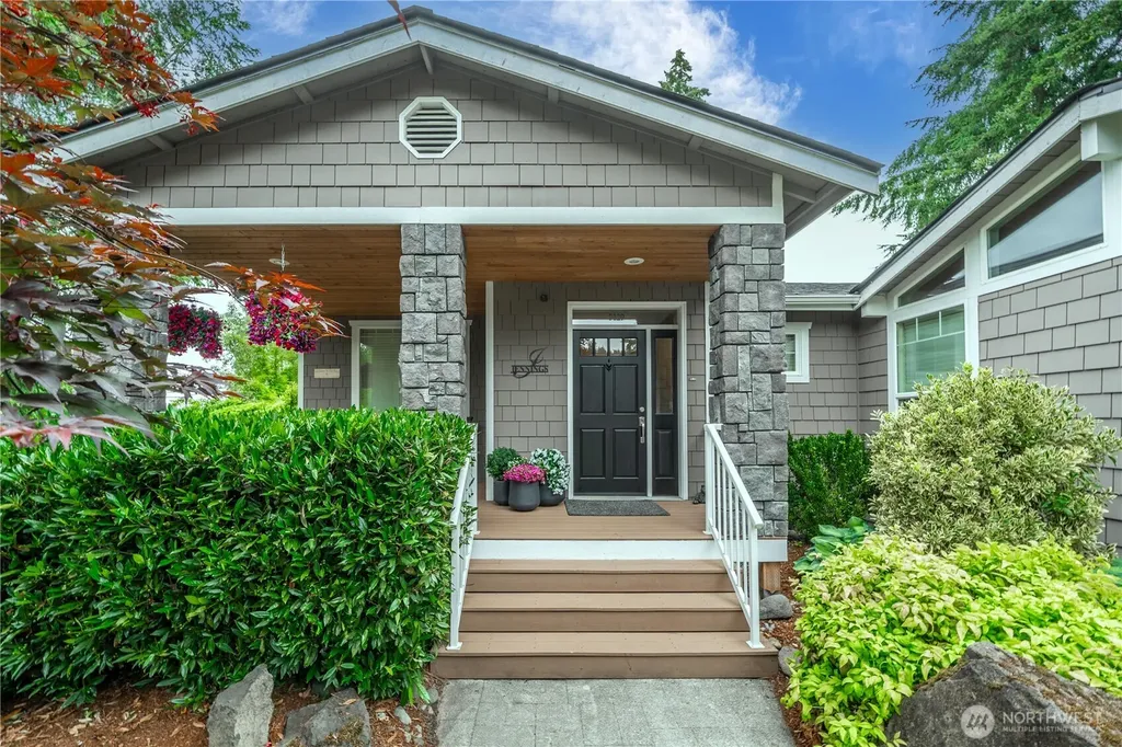 5129 W Tapps Drive E Lake Tapps WA 98391