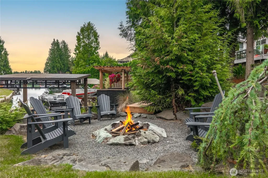 5129 W Tapps Drive E Lake Tapps WA 98391