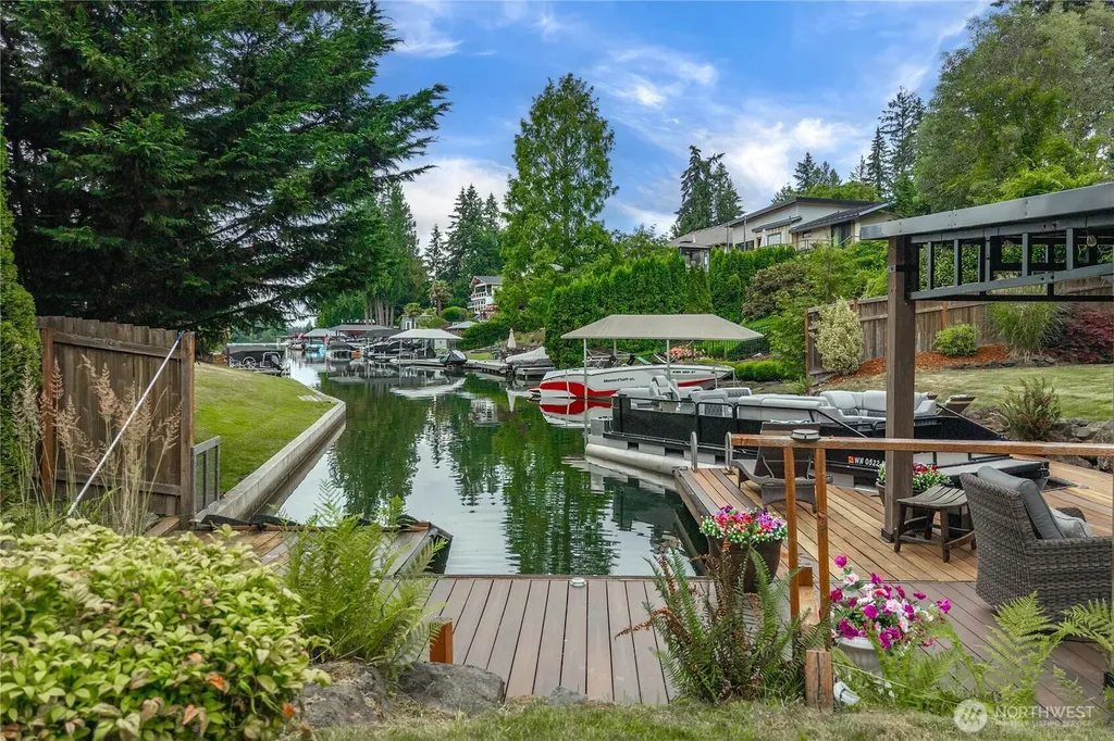 5129 W Tapps Drive E Lake Tapps WA 98391