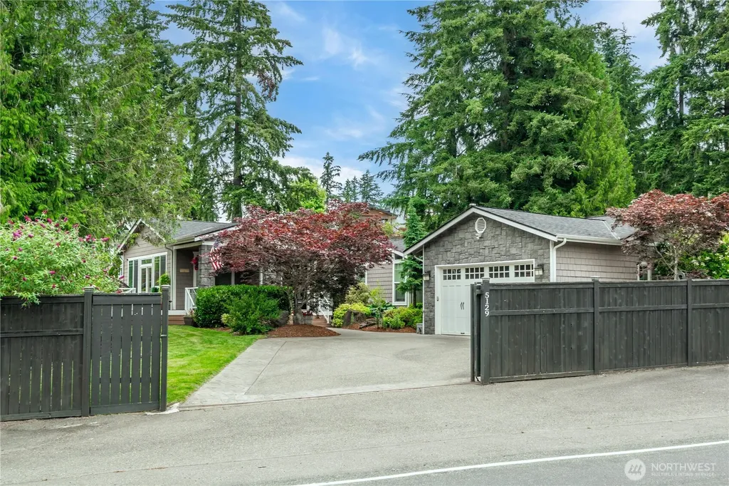 5129 W Tapps Drive E Lake Tapps WA 98391