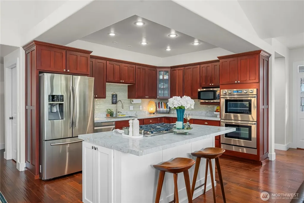 5129 W Tapps Drive E Lake Tapps WA 98391
