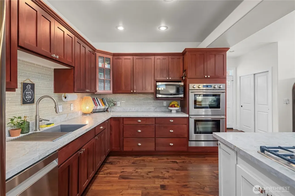 5129 W Tapps Drive E Lake Tapps WA 98391