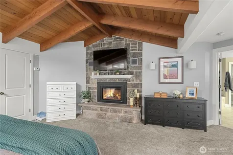 5129 W Tapps Drive E Lake Tapps WA 98391