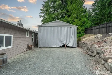 5129 W Tapps Drive E Lake Tapps WA 98391